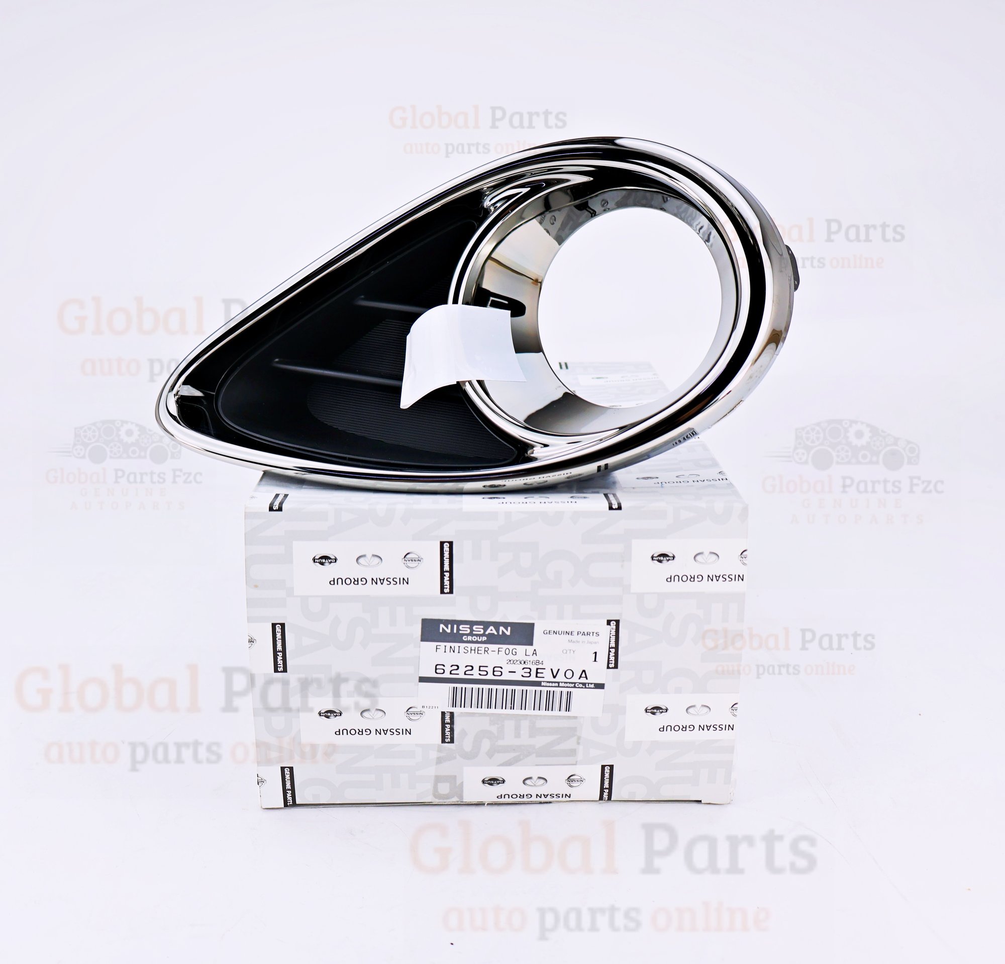 Genuine Nissan OEM Finisher Fog Lamp Right - 62256-3EV0A