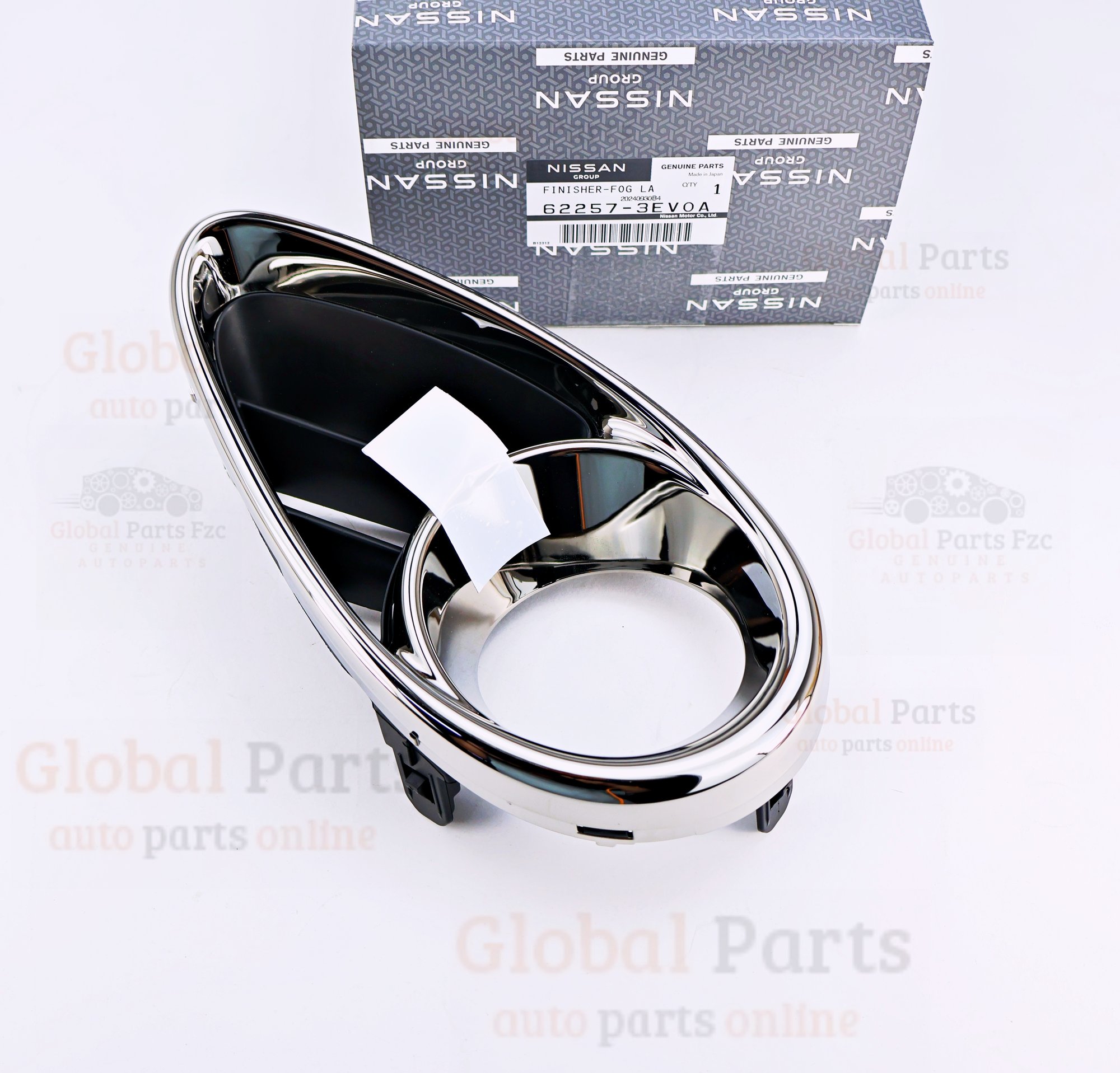 Genuine Nissan OEM Finisher Fog Lamp Left - 62257-3EV0A